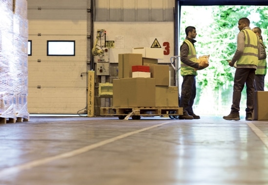 Expedition des marchandises vue intérieure d'un entrepot